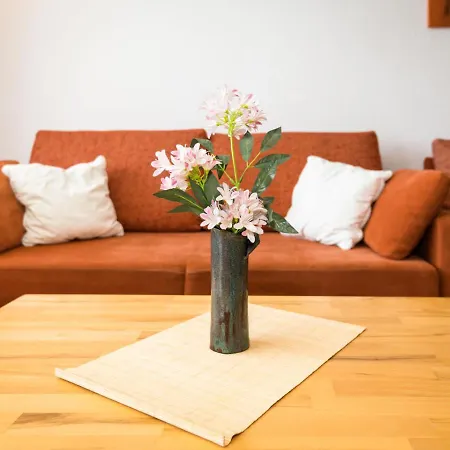 Apartment B1013