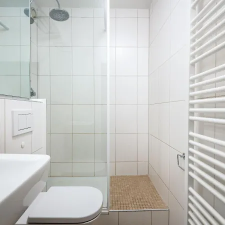 B1013 Apartment