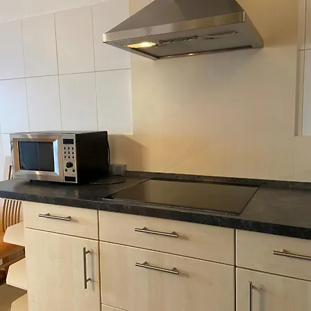 B1013 By Interhome